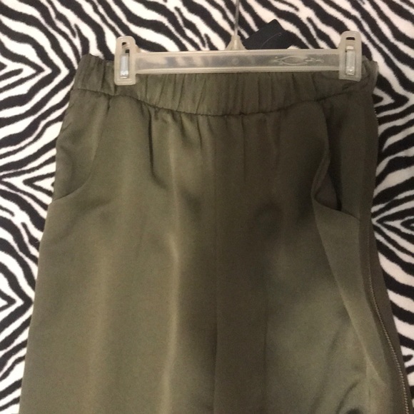 BeBe Khaki Green Elastic Waist & ankle zipper pant - Picture 4 of 5